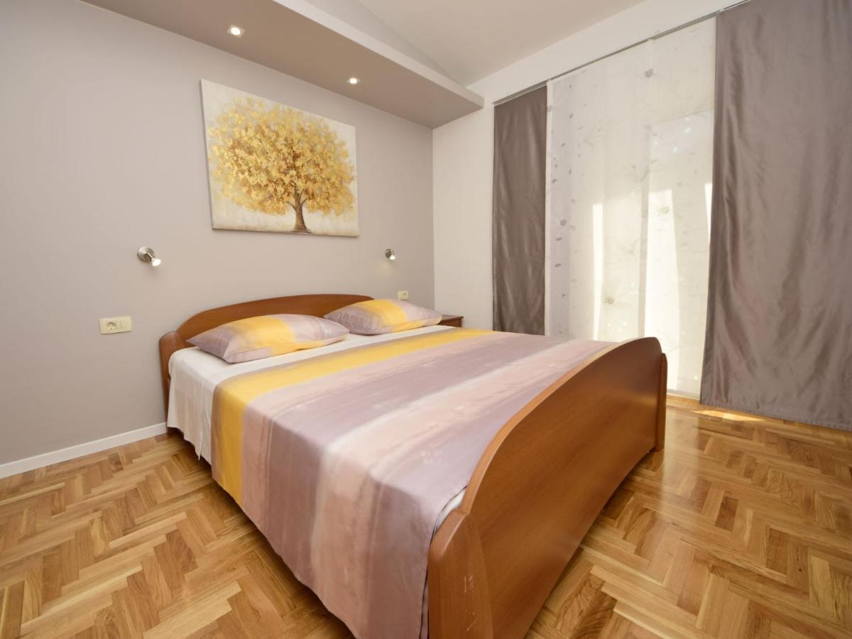 Apartment Mornar-2 By Interhome *